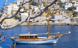 motor-sailer-hermina-crewed-charter-greece
