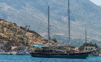 motor-sailer-Valerie-crewed-charter-greece