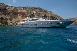 motor-yacht-guy-couach-95-crewed-charter-greece