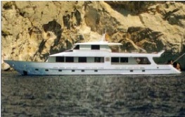 motor-yacht-navetta-32-meters-classic-motor-charter-crewed-charter-greece